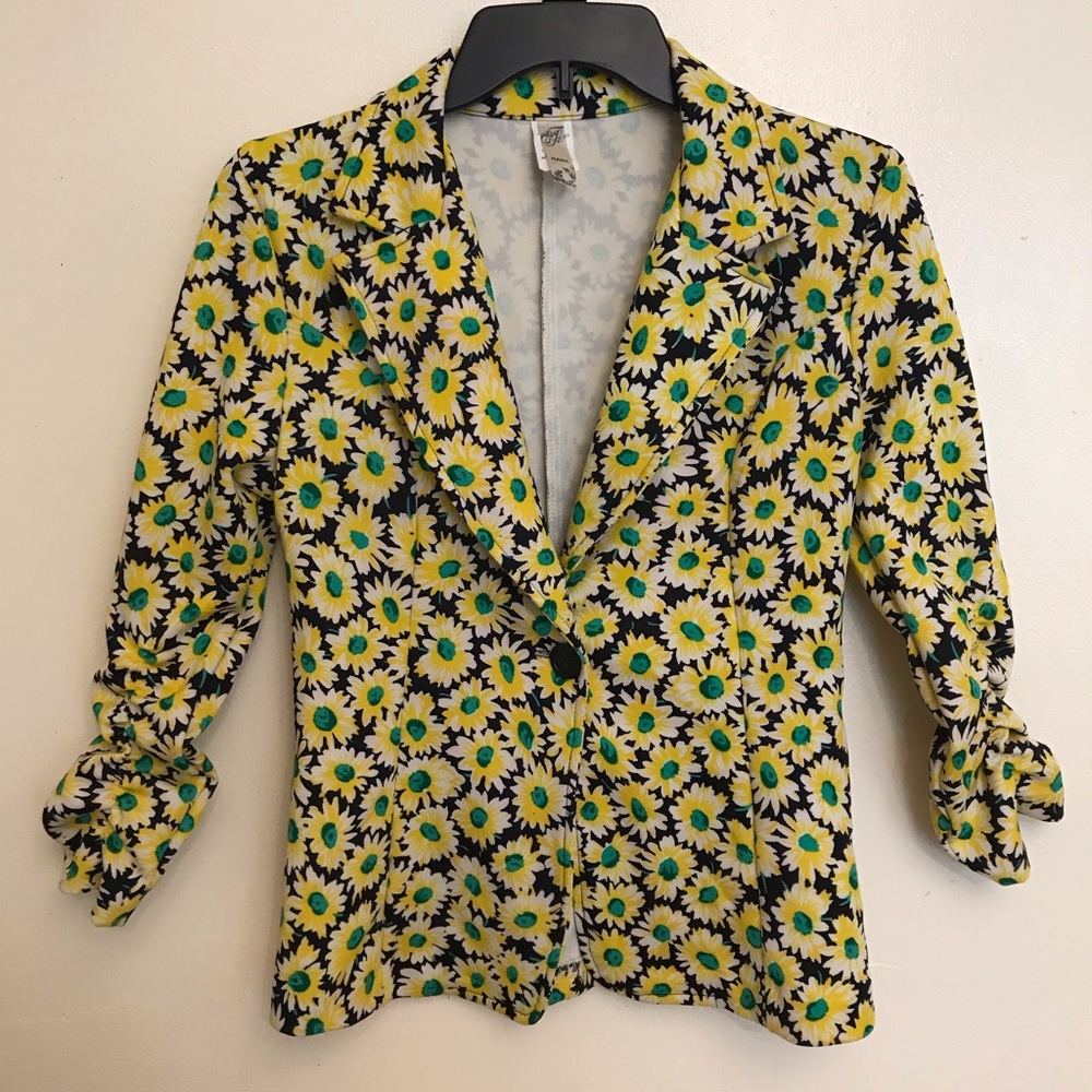 NANA woman’s floral single button blazer